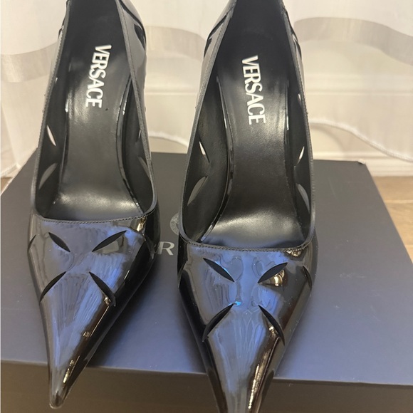 Versace Black Patent Leather Heels - Picture 1 of 5